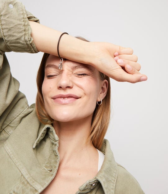 Pulsera de cuero cierre ba&ntilde;ado en plata de ley., Argent, large